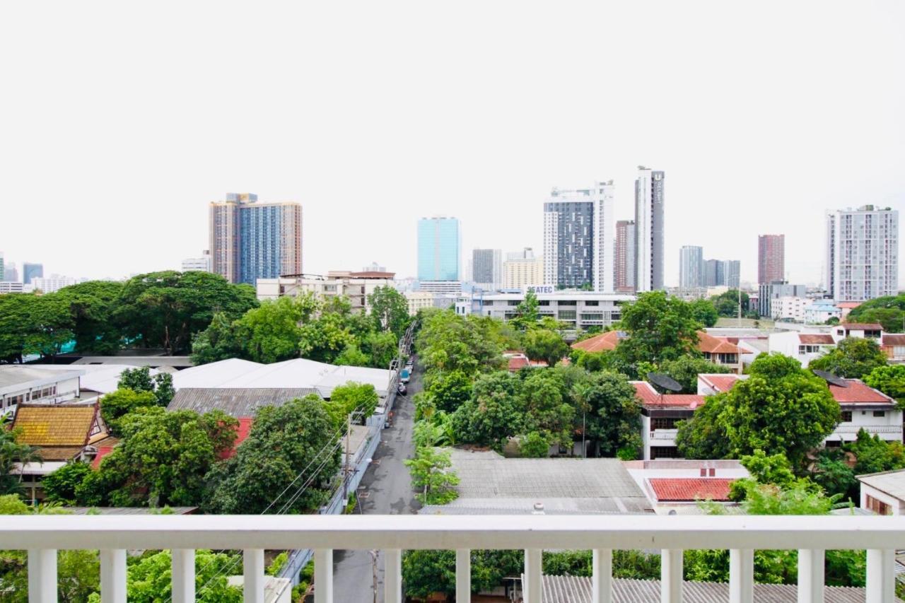 Apartamento Town Sukhumvit 71 Bangkok Exterior foto