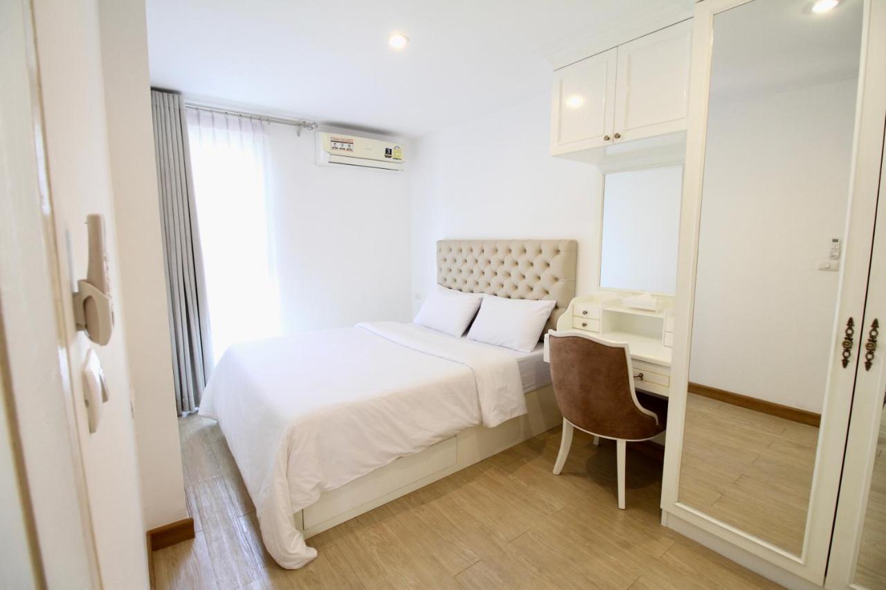 Apartamento Town Sukhumvit 71 Bangkok Exterior foto