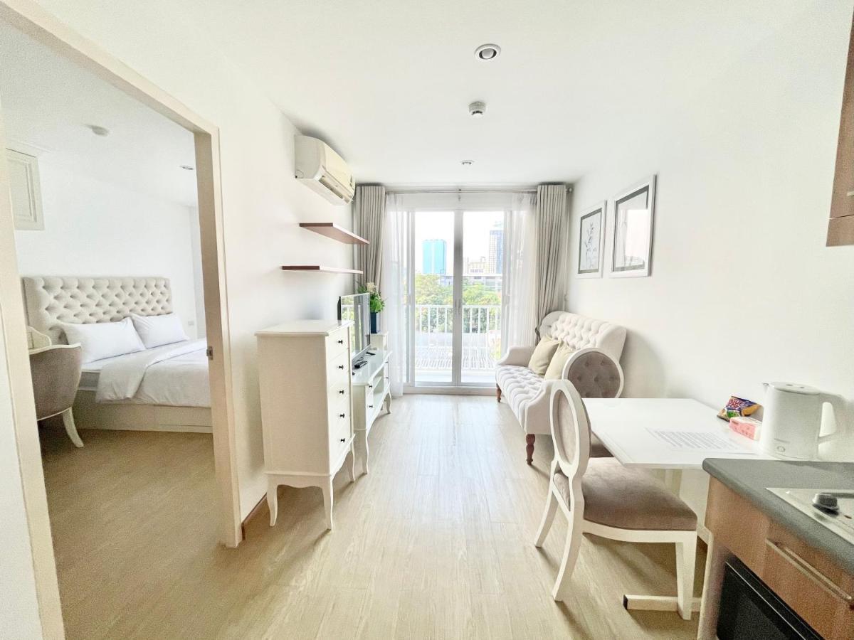 Apartamento Town Sukhumvit 71 Bangkok Exterior foto