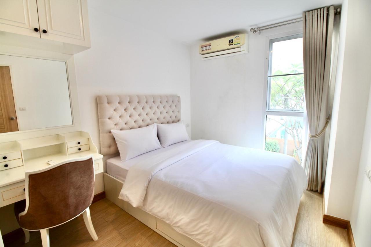 Apartamento Town Sukhumvit 71 Bangkok Exterior foto