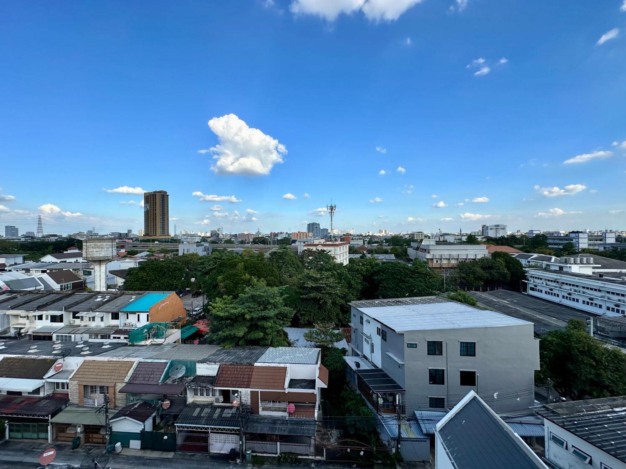 Apartamento Town Sukhumvit 71 Bangkok Exterior foto